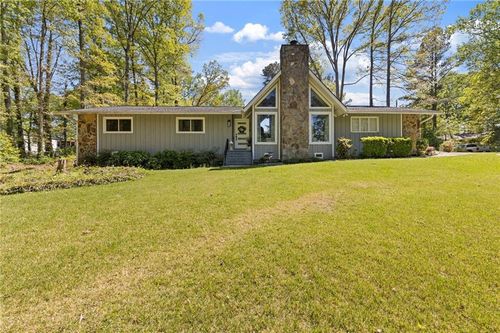 5097 Rock Glen Dr, Stone Mountain, GA, 30088-2447 | Card Image