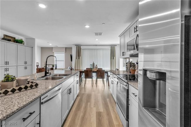 UNIT-3 - 2827 Blue Mosaic Ln, Townhouse with 3 bedrooms, 3 bathrooms and null parking in Las Vegas NV | Image 8