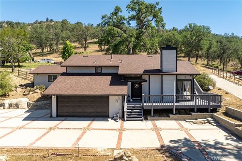 24360 Willow Pass Dr, Tehachapi, CA, 93561-9631 | Card Image