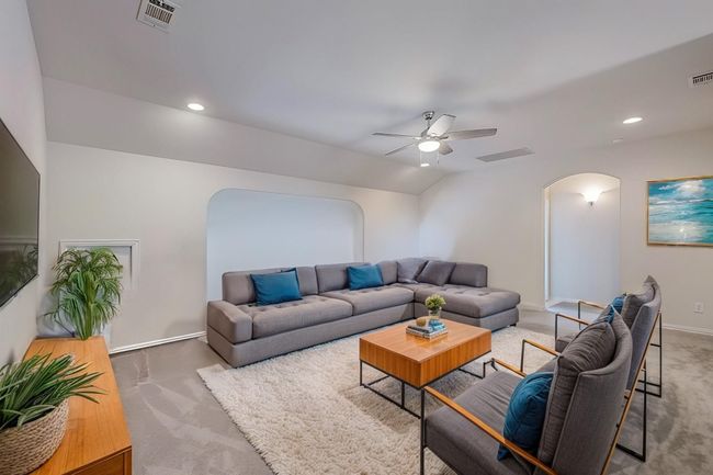 Game room or 2nd living room upstairs | Image 8