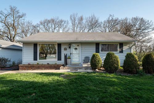 S14W22426 National Avenue, Waukesha, WI, 53186 | Card Image