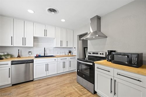 1904 Hart Ave, North Las Vegas, NV, 89032-3514 | Card Image