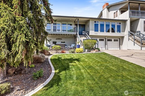 530 Follow Through Dr, Yakima, WA, 98901-1525 | Card Image