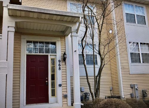 968 S Darla Ct, Waukegan, IL, 60085-8658 | Card Image