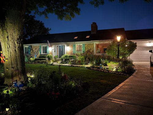 2830 S Briarwood Dr W, Arlington Heights, IL, 60005 | Card Image