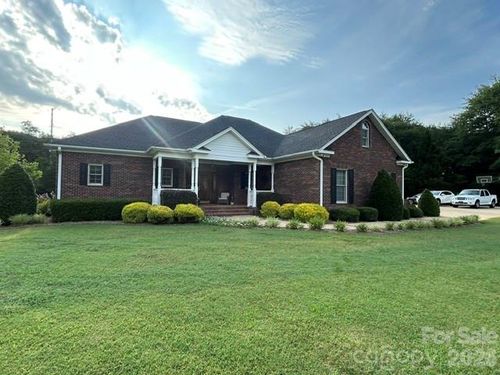343 Countryside Dr, Forest City, NC, 28043-8255 | Card Image