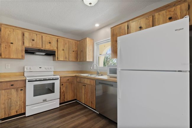 Kitchen | Image 13