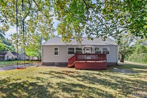 8 Hermitage Dr, Fairview Heights, IL, 62208-2116 | Card Image