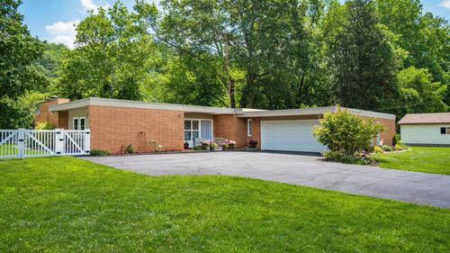 4920 W Shore Dr, Zanesville, OH, 43701-9832 | Card Image