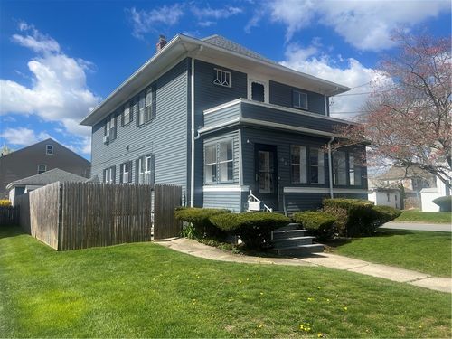 17 Forest Ave, Cranston, RI, 02910-4742 | Card Image