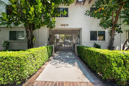 f30-18619 Collins St, Tarzana, CA, 91356-2173 | Card Image