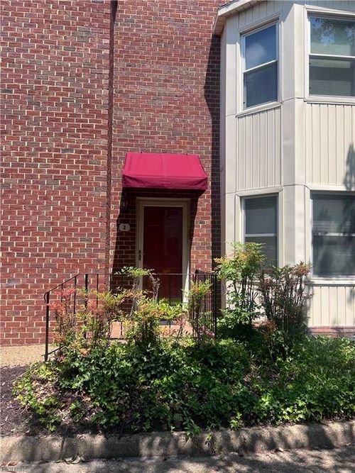 2 Academy Ln, Hampton, VA, 23669-4058 | Card Image