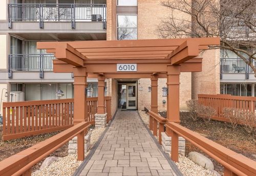 5e-6010 Oakwood Dr, Lisle, IL, 60532-3035 | Card Image