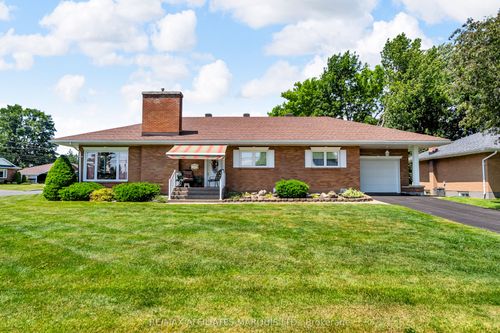 {{alt}} | Card Image