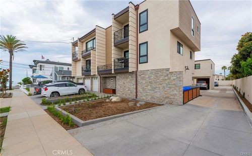 11-140 Acacia Ave, Carlsbad, CA, 92008-3204 | Card Image