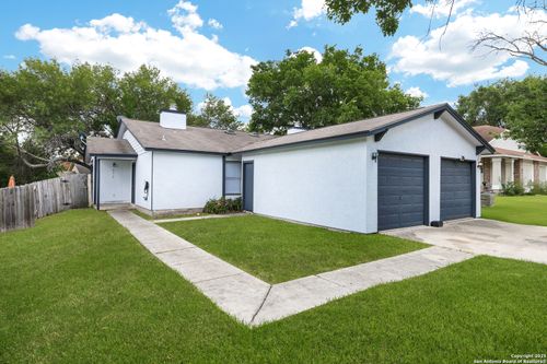 6310 Worchester Knls, San Antonio, TX, 78233-7134 | Card Image