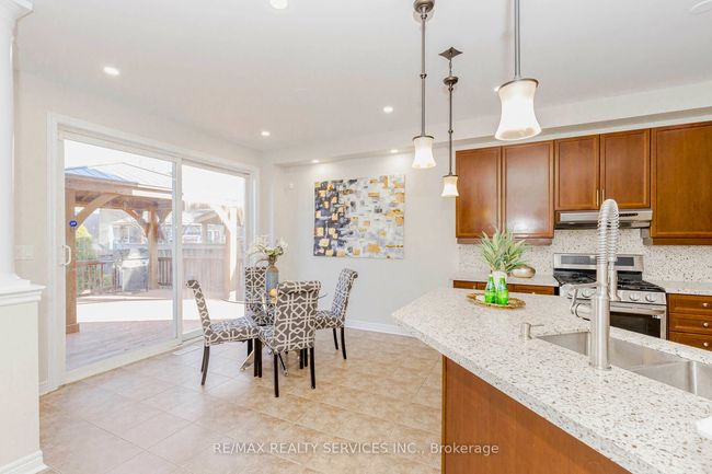33 Leparc Rd, House other with 7 bedrooms, 5 bathrooms and 5 parking in Brampton ON | Image 12