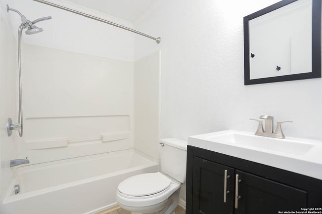 213 Hinge Loop, House other with 4 bedrooms, 3 bathrooms and null parking in Cibolo TX | Image 26