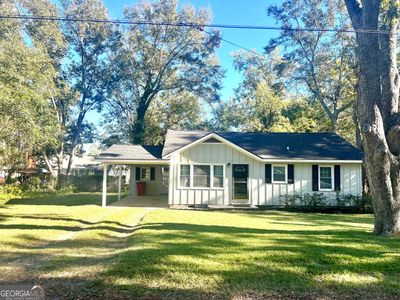 215 12th Avenue, House other with 2 bedrooms, 2 bathrooms and null parking in Eastman GA | Image 2