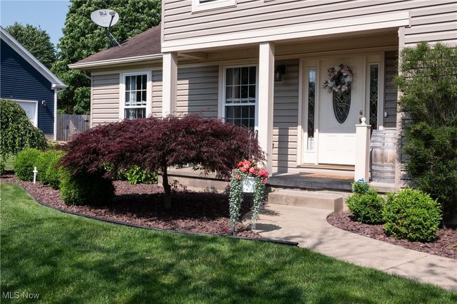 Entrance to property featuring a yard | Image 4