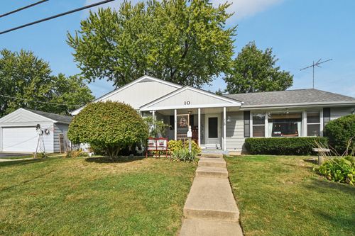 10 Glen St, Grayslake, IL, 60030-2499 | Card Image
