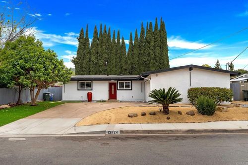 13824 Powers Rd, Poway, CA, 92064-3620 | Card Image