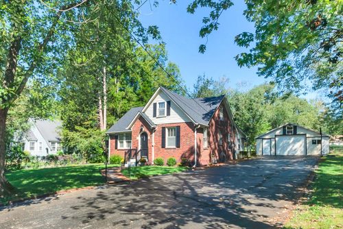 203 6th Ave, Columbia, TN, 38401-2823 | Card Image