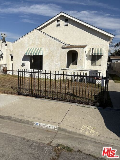 1207 E 76th St, Los Angeles, CA, 90001-2415 | Card Image