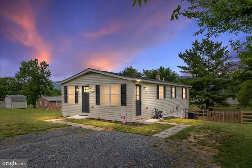 5848 Cardinal St, Mount Jackson, VA, 22842-9434 | Card Image