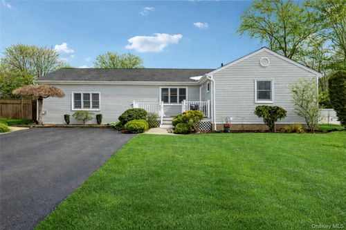 24 Rocco Dr, East Northport, NY, 11731-2804 | Card Image