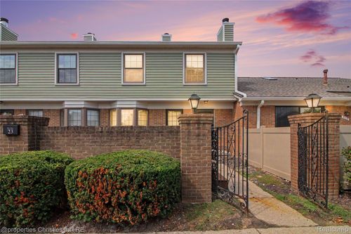 31117 Country Blf, Farmington Hills, MI, 48331-1009 | Card Image