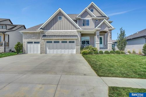 8810 Rocky Top Rd, Lincoln, NE, 68526-4506 | Card Image