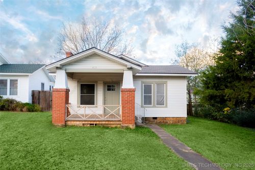 415 E Seneca Ave, McAlester, OK, 74501-6427 | Card Image
