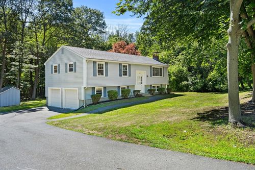 526 Maple St, Danvers, MA, 01923-4032 | Card Image