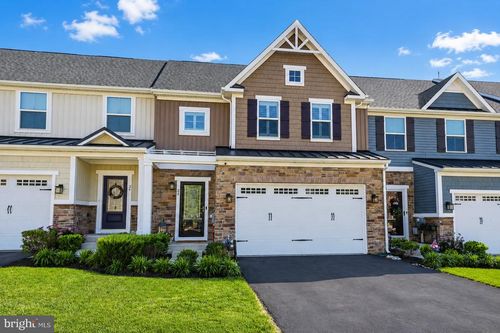 24 Griffin Way, YARDLEY, PA, 19067-6482 | Card Image