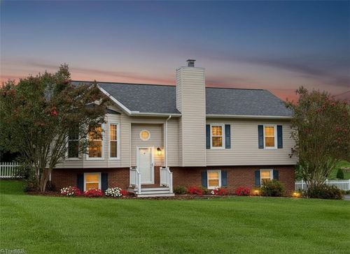 268 Meadow Ln, Millers Creek, NC, 28651-8954 | Card Image