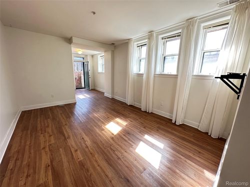 02-615 W Hancock St, Detroit, MI, 48201-3705 | Card Image