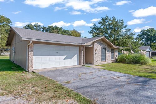 908 W State Highway 243, Canton, TX, 75103-3954 | Card Image