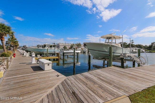 UNIT-402 - 4425 Arendell St, Condo with 3 bedrooms, 3 bathrooms and null parking in Morehead City NC | Image 4