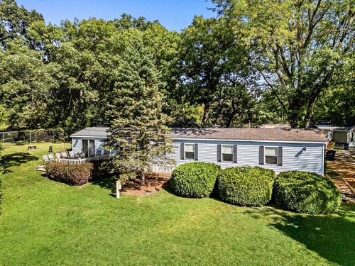 2B Paradise Dr, LAKE MILLS, WI, 53551 | Card Image