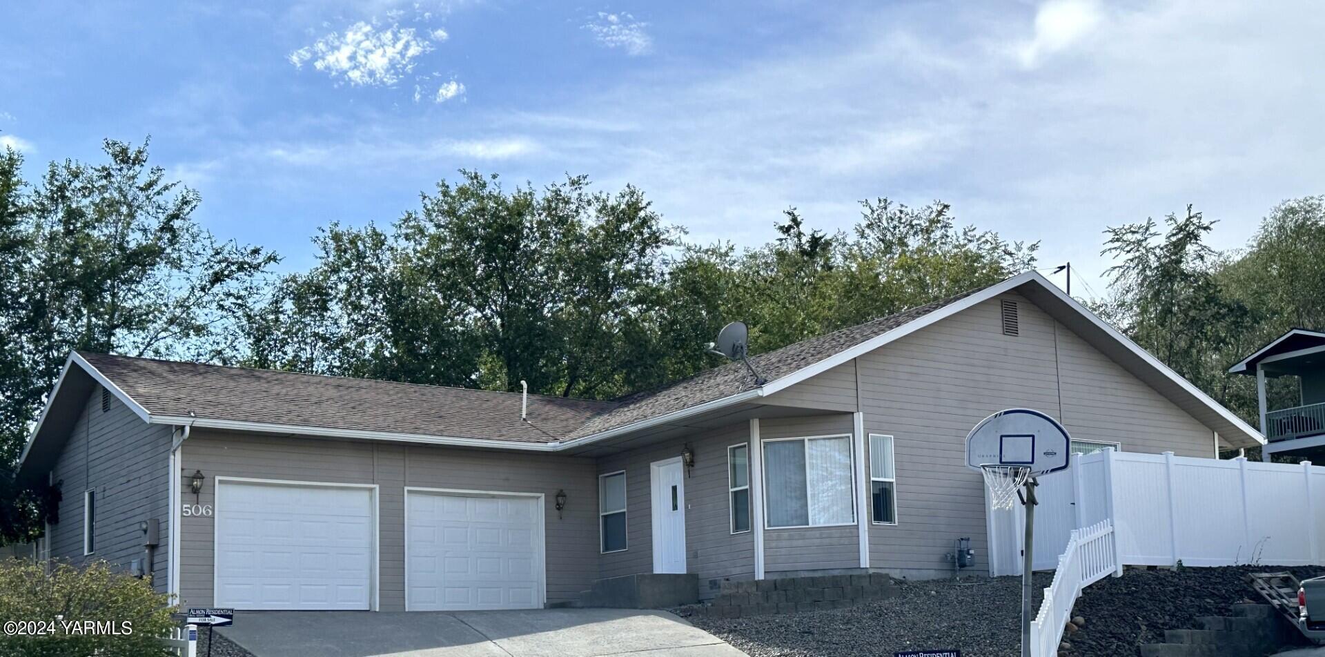 Kristine Pl, Selah, WA 98942