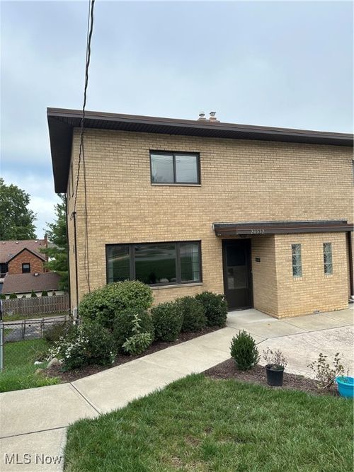 20510 Detroit Rd, Rocky River, OH, 44116-2427 | Card Image