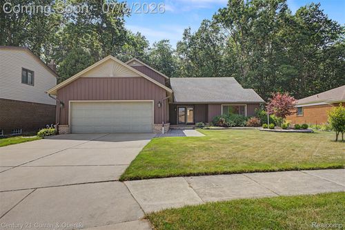 17620 Fox Glen Dr, Riverview, MI, 48193-8123 | Card Image