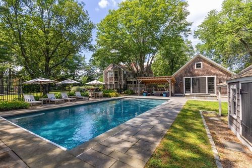 29 Pleasant St, Hingham, MA, 02043-2844 | Card Image