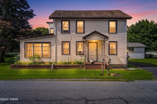 1042 Delaware Dr, Matamoras, PA, 18336-2305 | Card Image