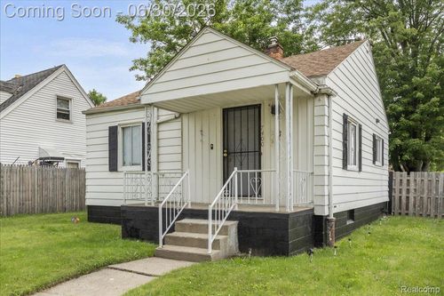 7400 Dolphin, Detroit, MI, 48239-1011 | Card Image