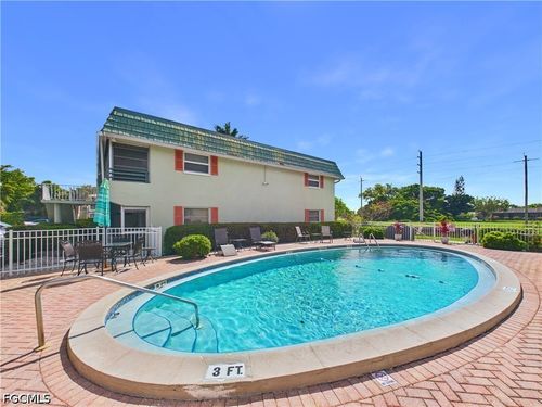3d-300 Valley Stream Dr, NAPLES, FL, 34113-4111 | Card Image