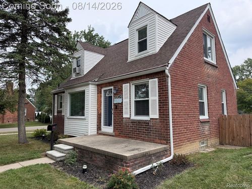 10082 Cardwell St, Livonia, MI, 48150-3262 | Card Image