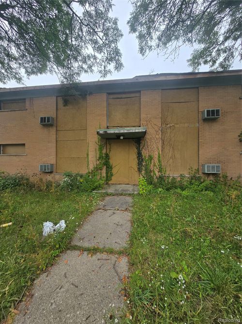 9610 Whittier St, Detroit, MI, 48224-1858 | Card Image