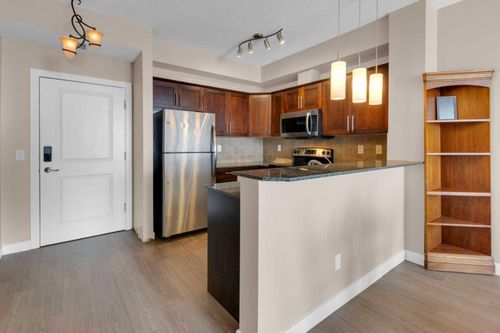 303-205 Sunset Dr, Cochrane, AB, T4C0H6 | Card Image